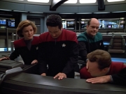 extant_StarTrek_VOY_4x13-WakingMoments_03118.jpg
