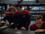 extant_StarTrek_VOY_4x13-WakingMoments_03120.jpg