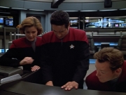 extant_StarTrek_VOY_4x13-WakingMoments_03121.jpg