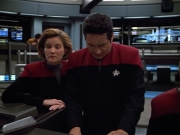 extant_StarTrek_VOY_4x13-WakingMoments_03123.jpg