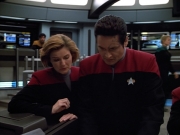 extant_StarTrek_VOY_4x13-WakingMoments_03128.jpg
