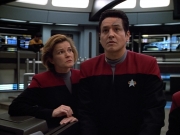 extant_StarTrek_VOY_4x13-WakingMoments_03131.jpg