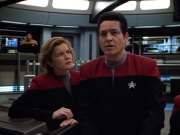 extant_StarTrek_VOY_4x13-WakingMoments_03137.jpg