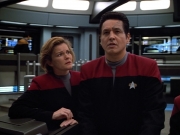 extant_StarTrek_VOY_4x13-WakingMoments_03138.jpg