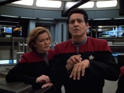 extant_StarTrek_VOY_4x13-WakingMoments_03141.jpg