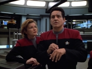 extant_StarTrek_VOY_4x13-WakingMoments_03149.jpg