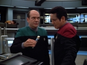 extant_StarTrek_VOY_4x13-WakingMoments_03211.jpg