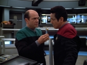 extant_StarTrek_VOY_4x13-WakingMoments_03212.jpg