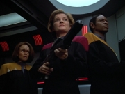 extant_StarTrek_VOY_4x13-WakingMoments_03359.jpg