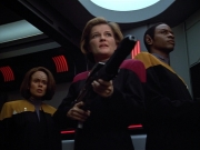 extant_StarTrek_VOY_4x13-WakingMoments_03363.jpg