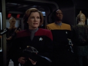 extant_StarTrek_VOY_4x13-WakingMoments_03376.jpg