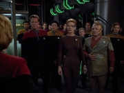 extant_StarTrek_VOY_4x13-WakingMoments_03379.jpg