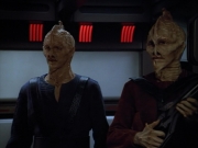 extant_StarTrek_VOY_4x13-WakingMoments_03387.jpg