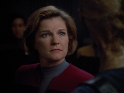 extant_StarTrek_VOY_4x13-WakingMoments_03405.jpg