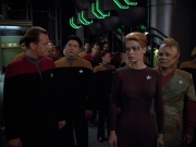 extant_StarTrek_VOY_4x13-WakingMoments_03416.jpg