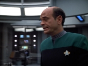 extant_StarTrek_VOY_4x13-WakingMoments_03476.jpg