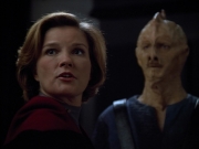 extant_StarTrek_VOY_4x13-WakingMoments_03620.jpg