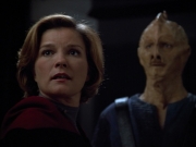 extant_StarTrek_VOY_4x13-WakingMoments_03621.jpg