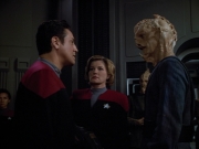 extant_StarTrek_VOY_4x13-WakingMoments_03633.jpg