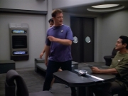 extant_StarTrek_VOY_4x13-WakingMoments_03770.jpg