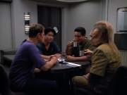 extant_StarTrek_VOY_4x13-WakingMoments_03785.jpg