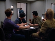 extant_StarTrek_VOY_4x13-WakingMoments_03789.jpg