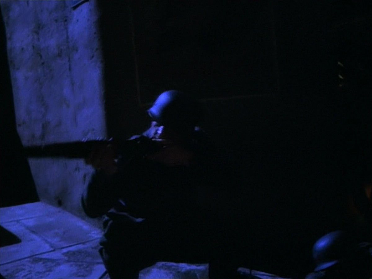 extant_StarTrekVOY_4x19-TheKillingGamePart2_00138.jpg