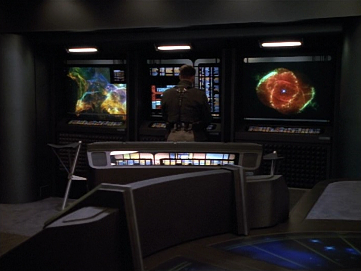 extant_StarTrekVOY_4x19-TheKillingGamePart2_00165.jpg