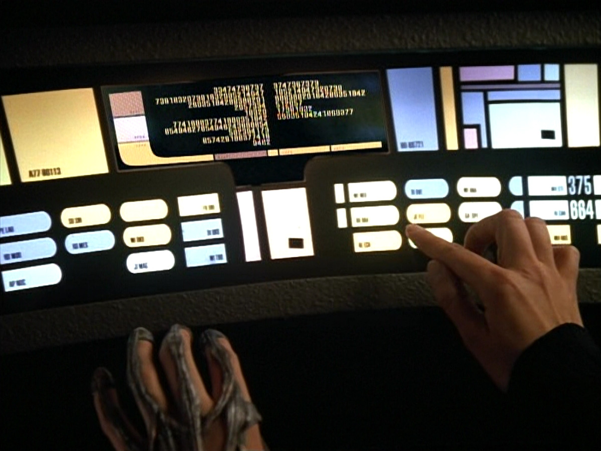 extant_StarTrekVOY_4x19-TheKillingGamePart2_00180.jpg
