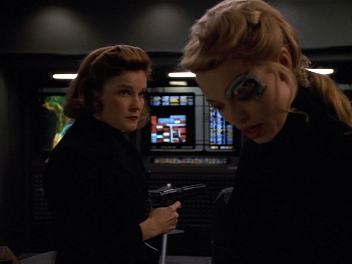 extant_StarTrekVOY_4x19-TheKillingGamePart2_00187.jpg