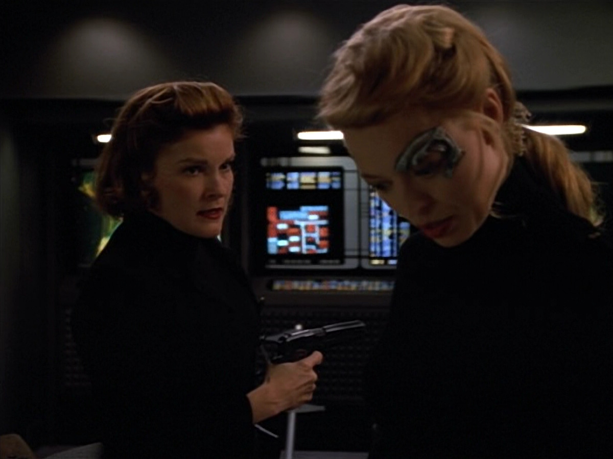 extant_StarTrekVOY_4x19-TheKillingGamePart2_00199.jpg