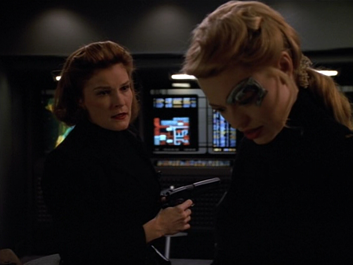 extant_StarTrekVOY_4x19-TheKillingGamePart2_00203.jpg