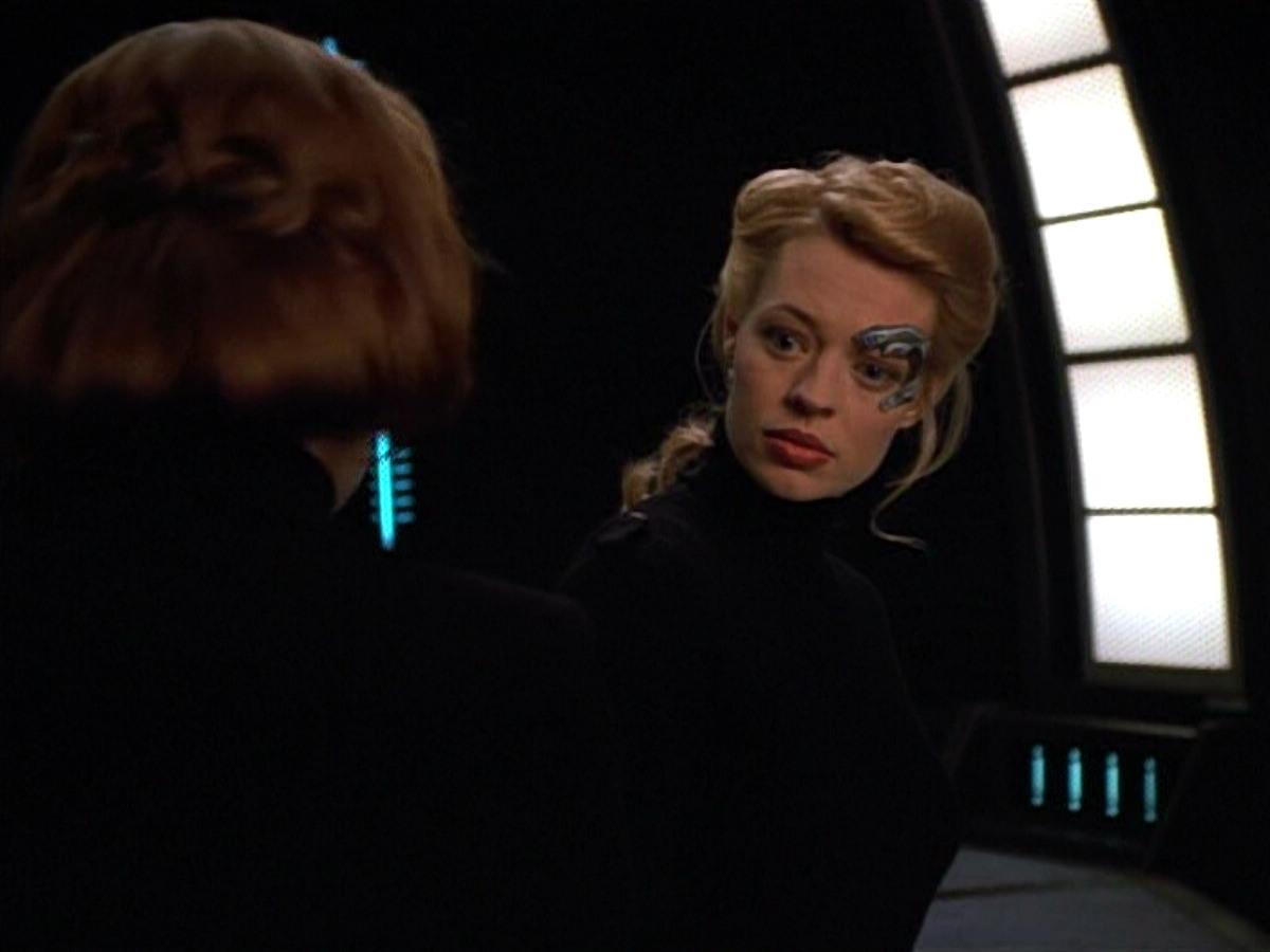 extant_StarTrekVOY_4x19-TheKillingGamePart2_00209.jpg