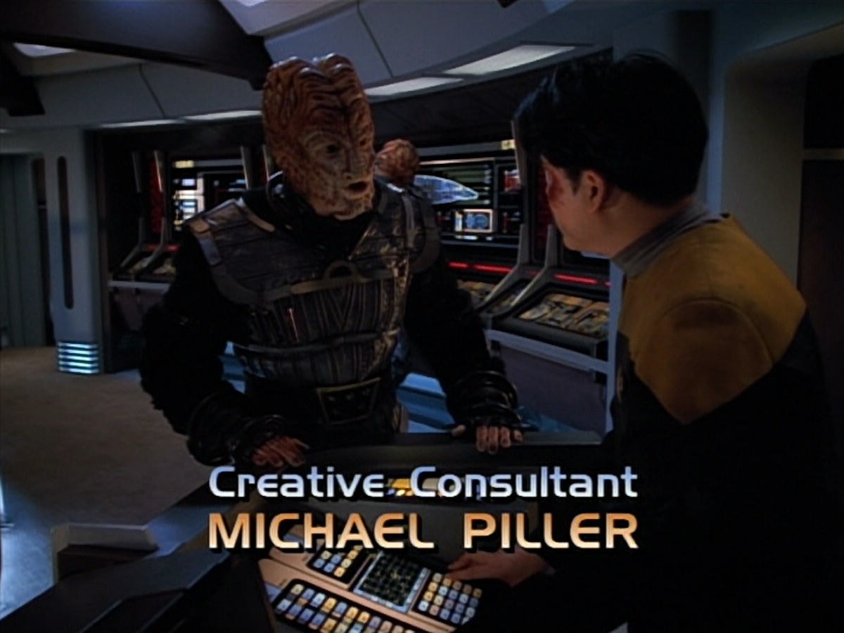 extant_StarTrekVOY_4x19-TheKillingGamePart2_00427.jpg