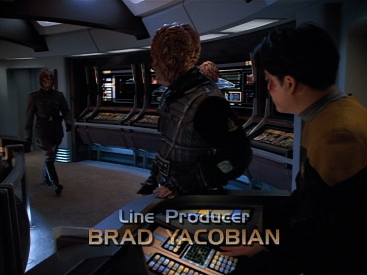 extant_StarTrekVOY_4x19-TheKillingGamePart2_00431.jpg