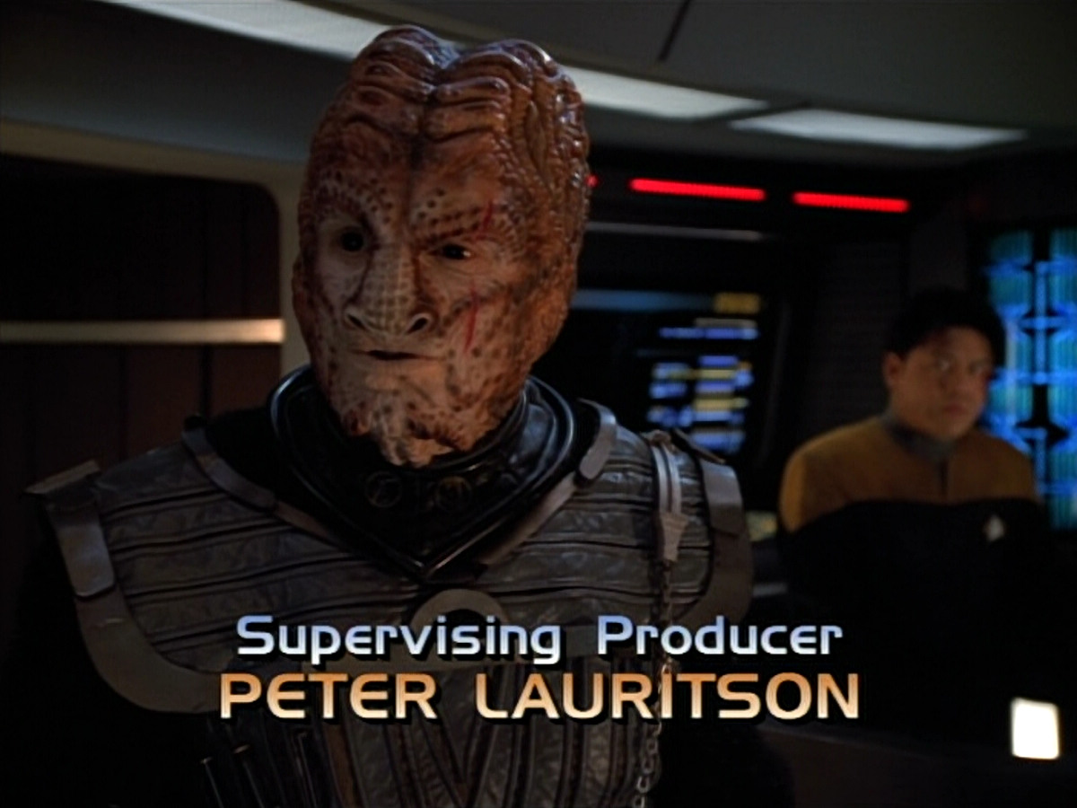 extant_StarTrekVOY_4x19-TheKillingGamePart2_00477.jpg