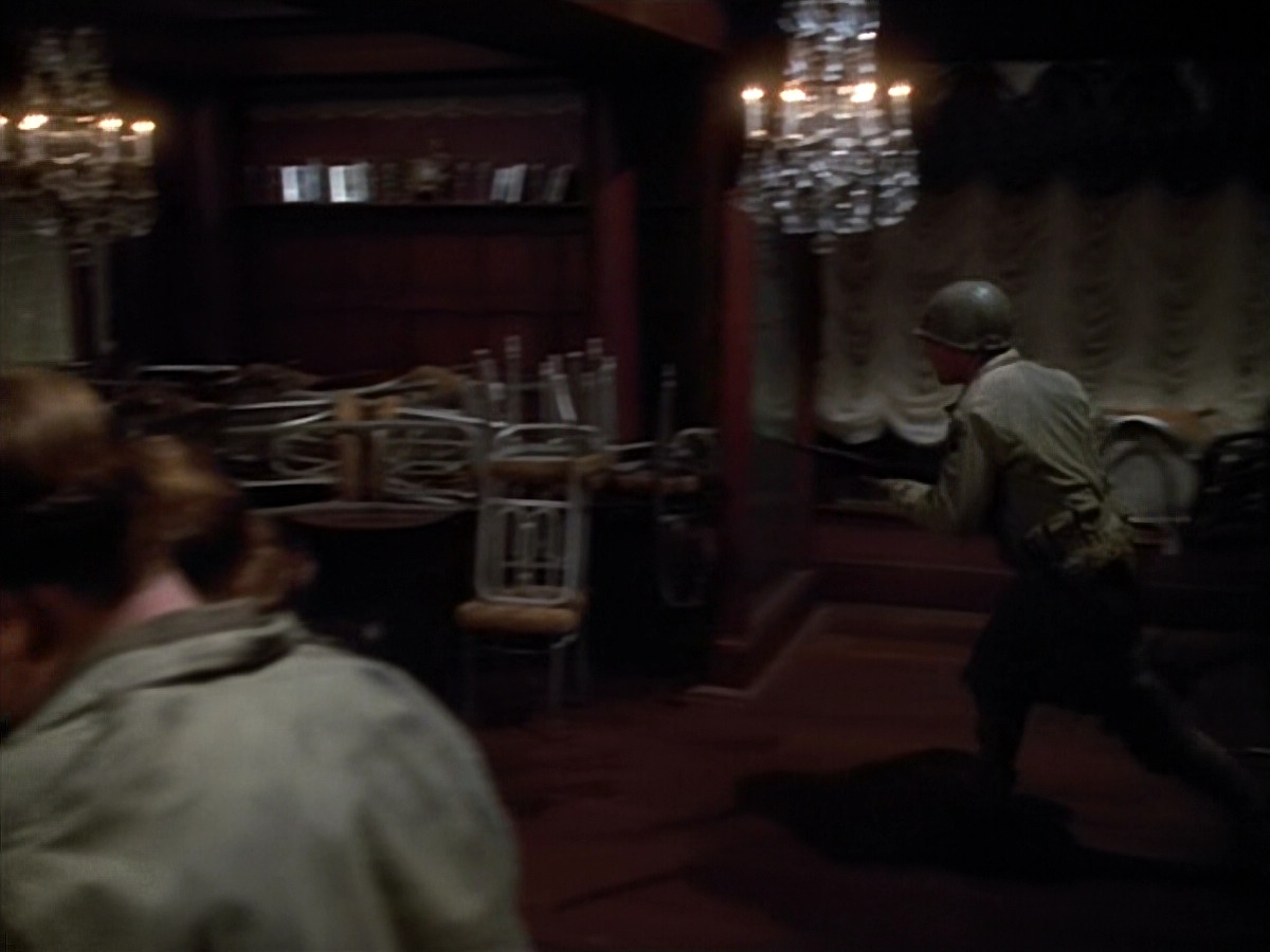 extant_StarTrekVOY_4x19-TheKillingGamePart2_00496.jpg