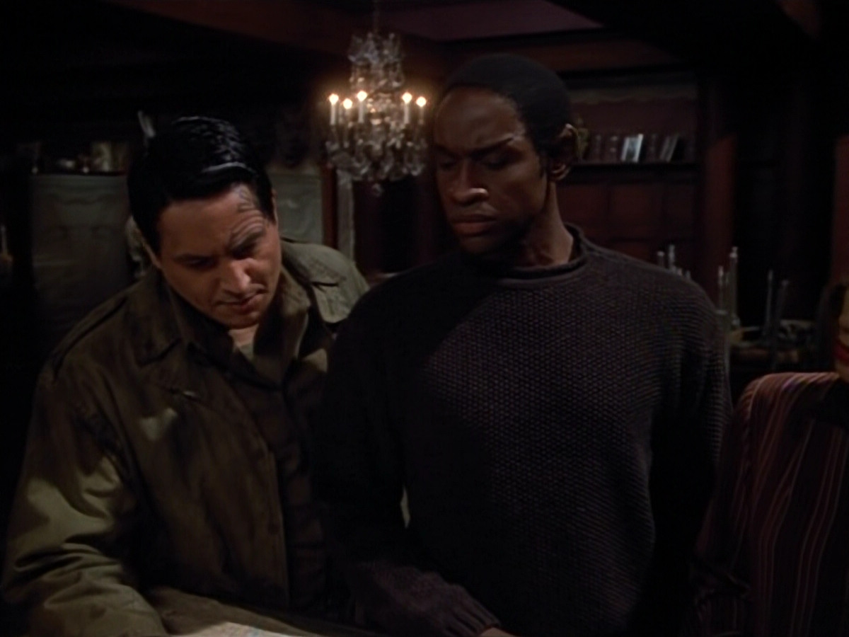 extant_StarTrekVOY_4x19-TheKillingGamePart2_00504.jpg