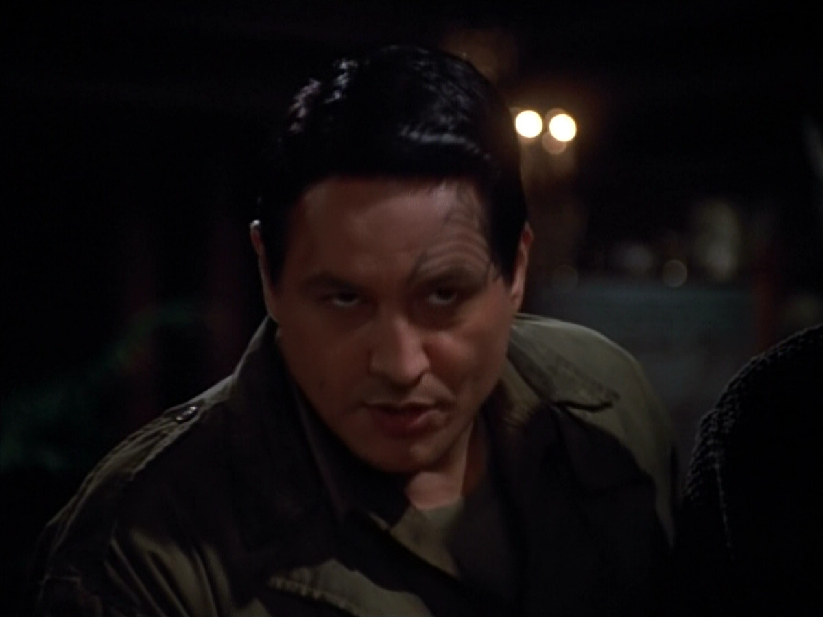 extant_StarTrekVOY_4x19-TheKillingGamePart2_00556.jpg