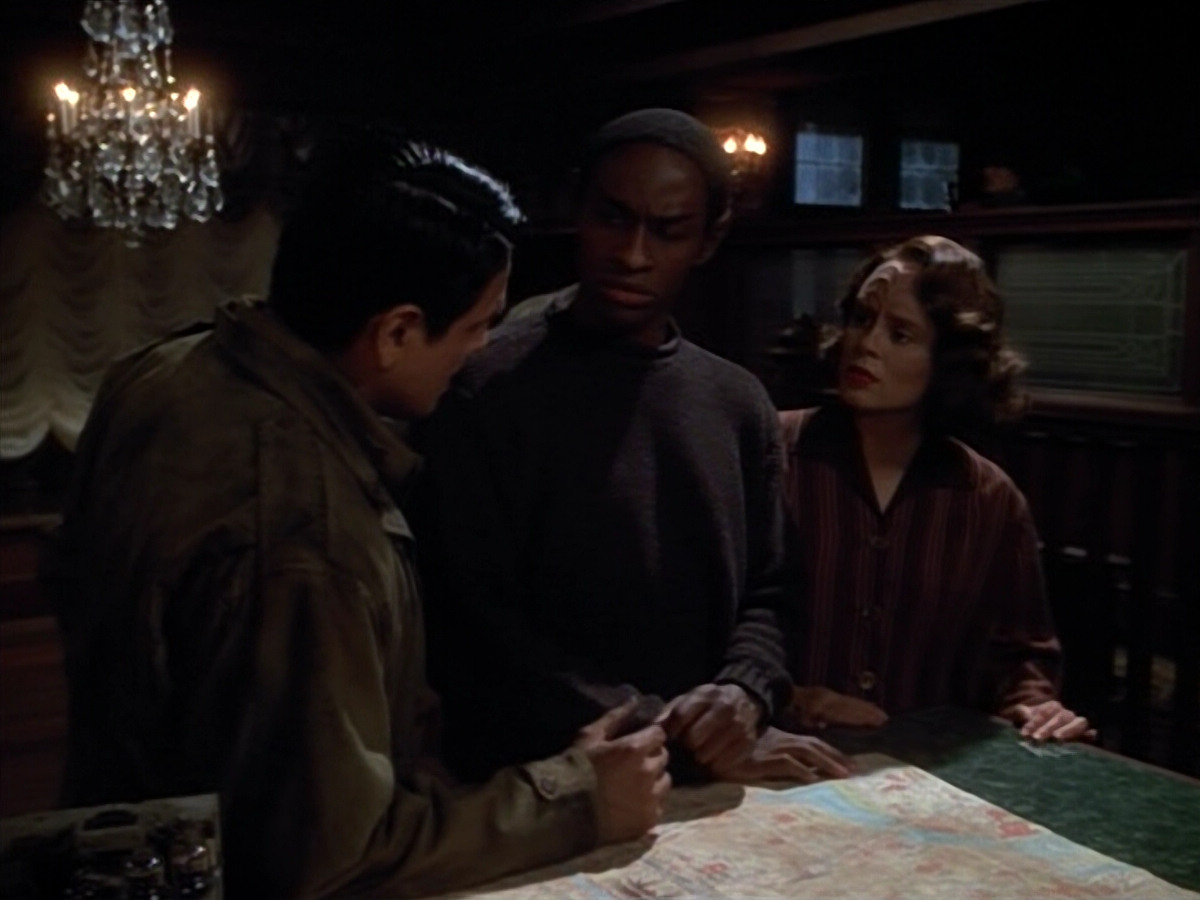 extant_StarTrekVOY_4x19-TheKillingGamePart2_00563.jpg