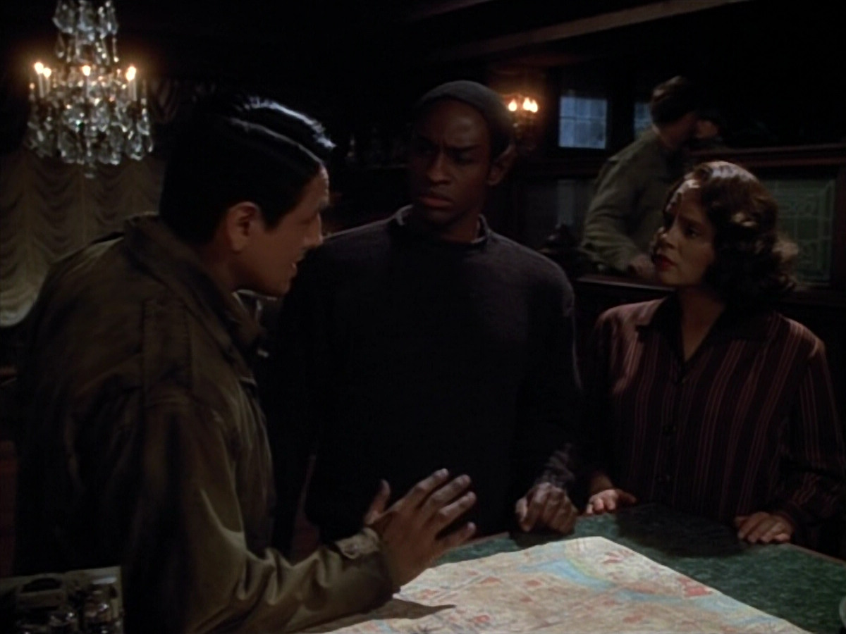 extant_StarTrekVOY_4x19-TheKillingGamePart2_00566.jpg