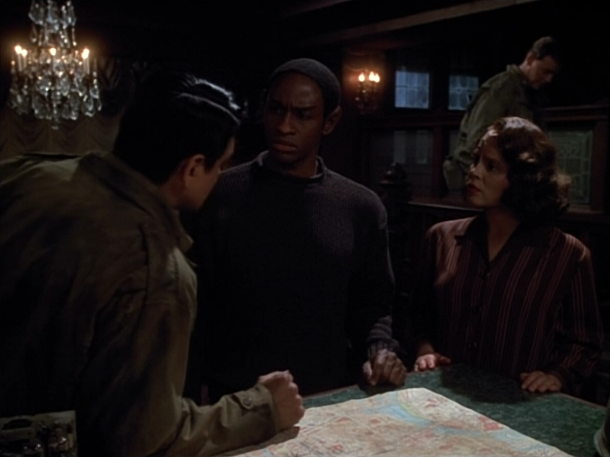 extant_StarTrekVOY_4x19-TheKillingGamePart2_00570.jpg
