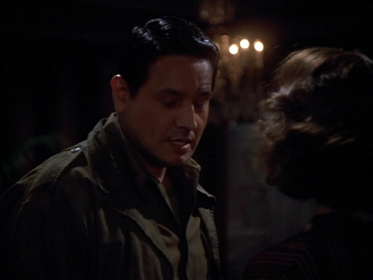 extant_StarTrekVOY_4x19-TheKillingGamePart2_00577.jpg