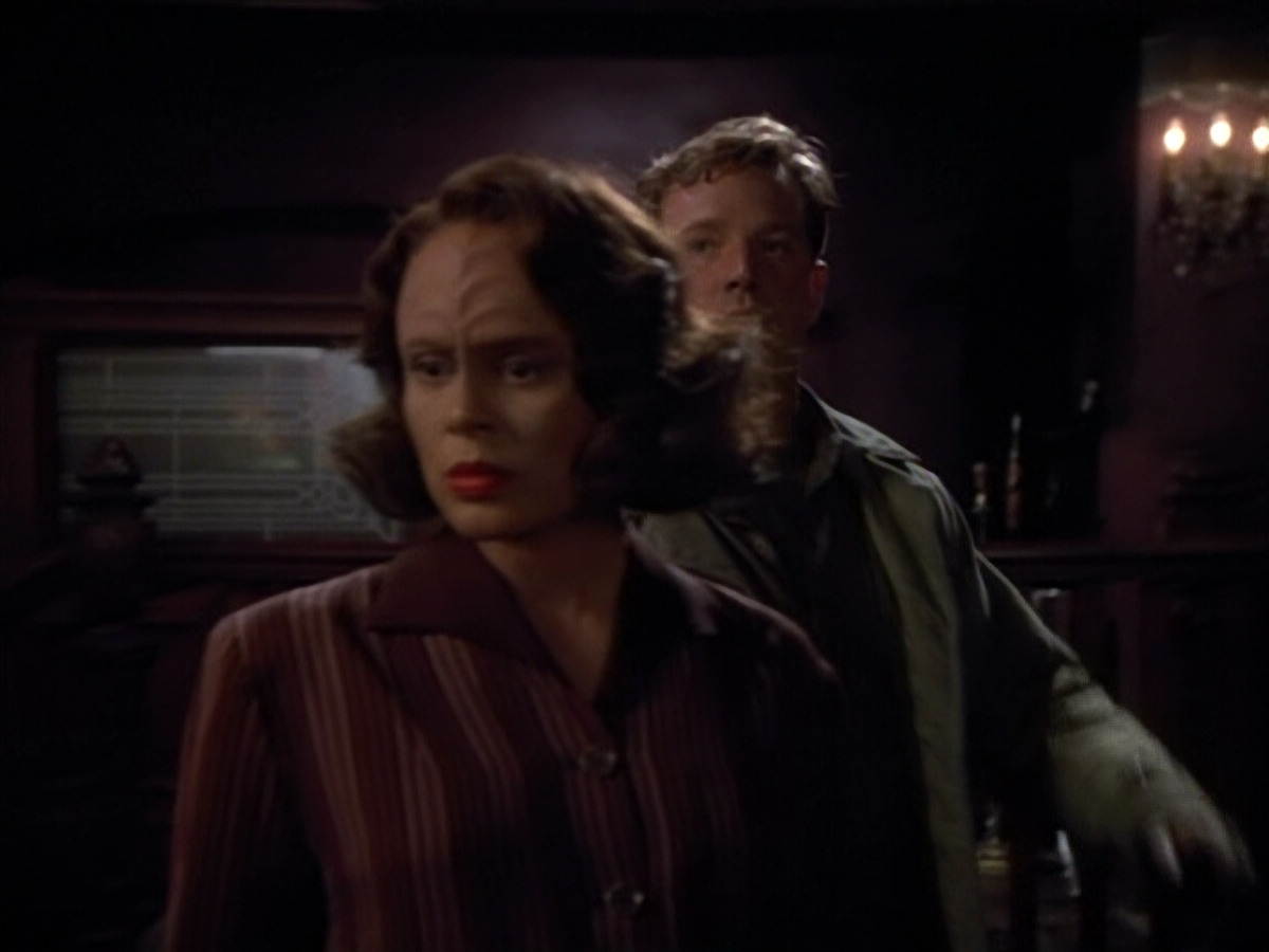 extant_StarTrekVOY_4x19-TheKillingGamePart2_00608.jpg