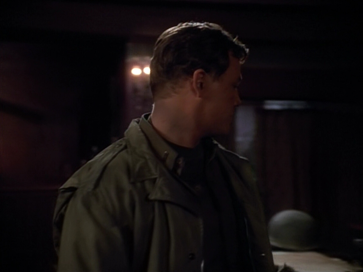 extant_StarTrekVOY_4x19-TheKillingGamePart2_00622.jpg