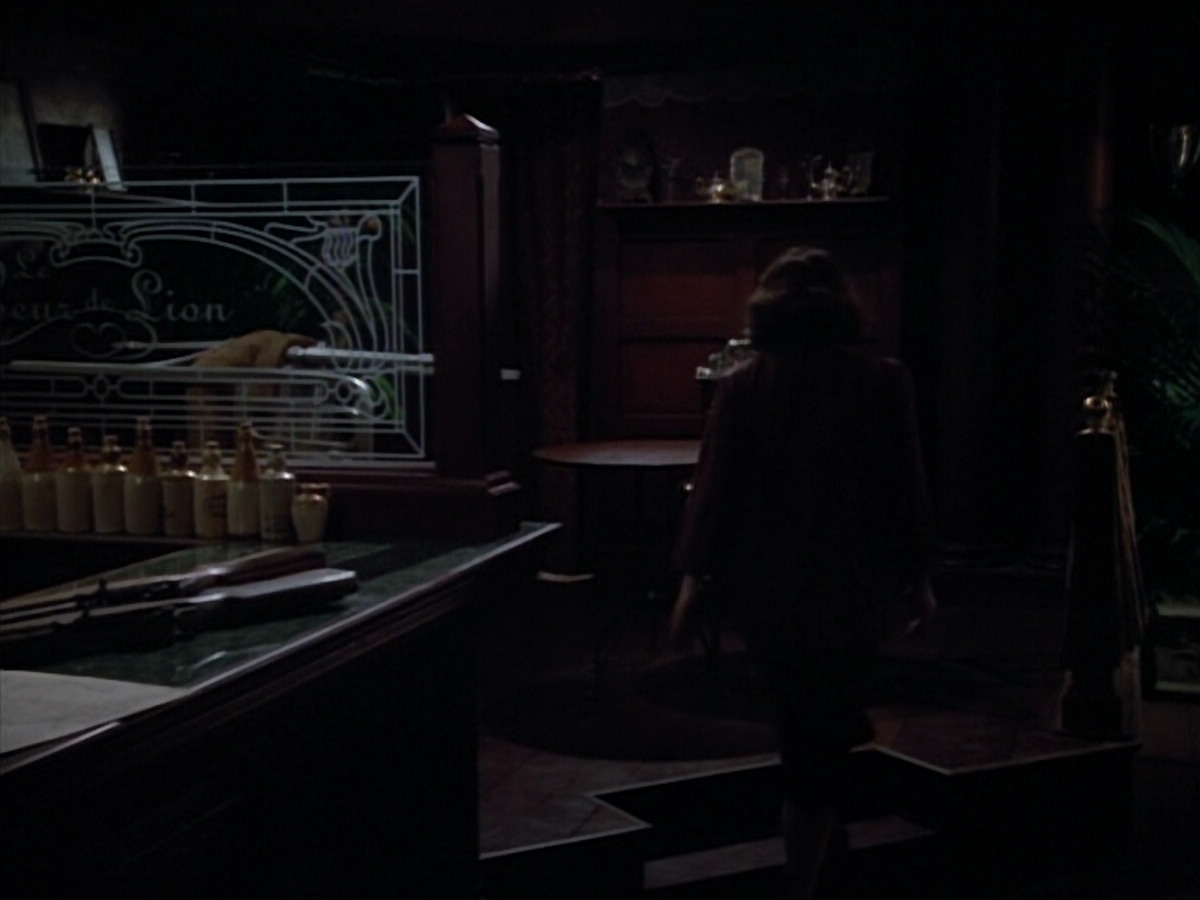 extant_StarTrekVOY_4x19-TheKillingGamePart2_00625.jpg