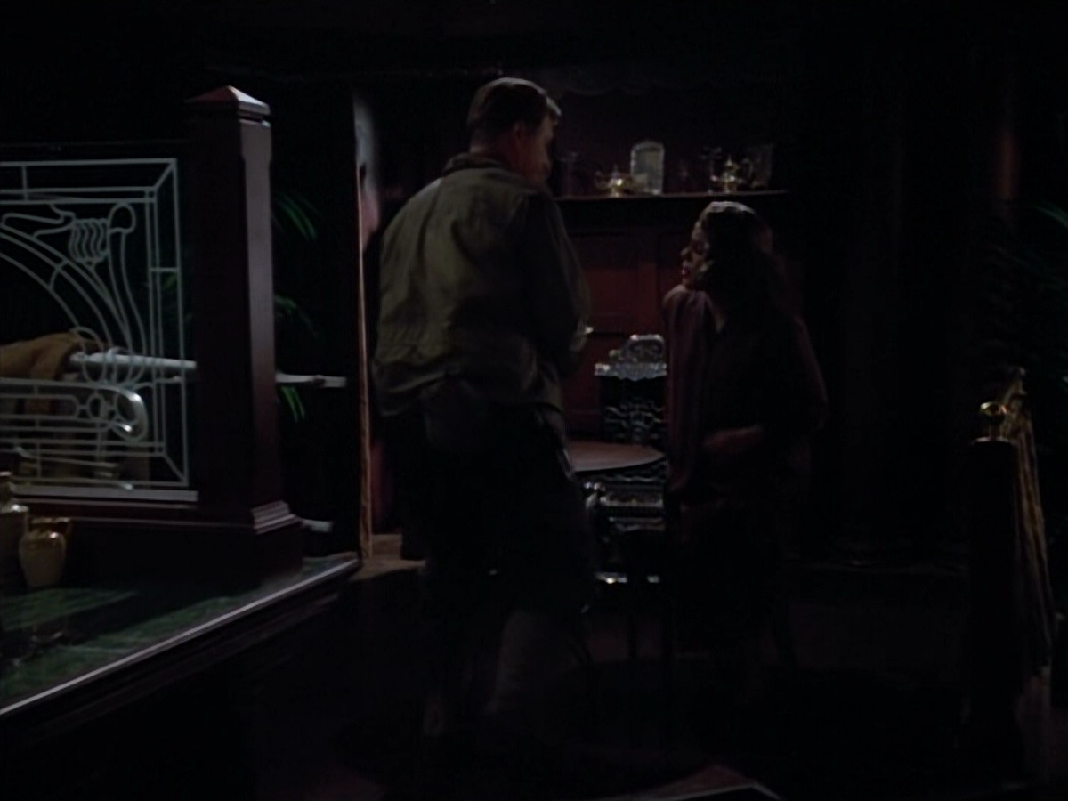 extant_StarTrekVOY_4x19-TheKillingGamePart2_00631.jpg