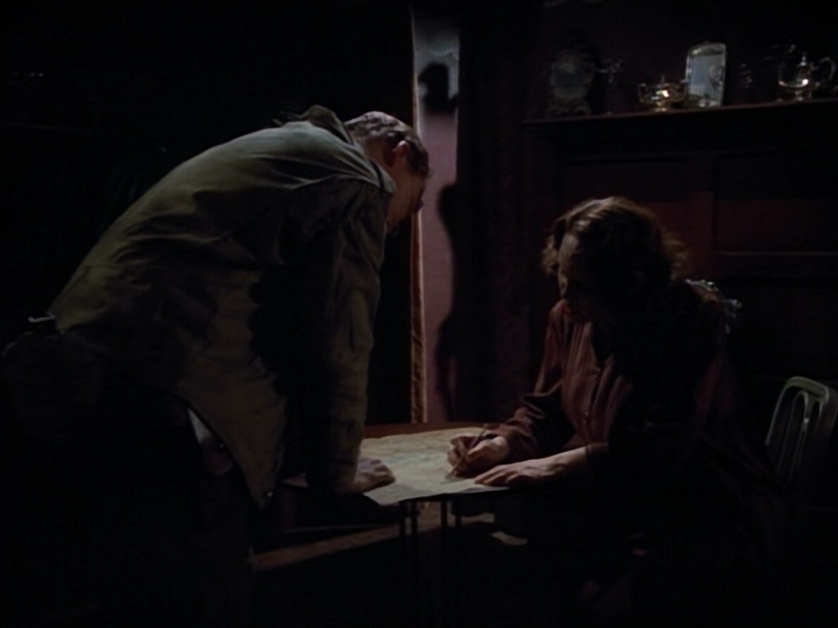extant_StarTrekVOY_4x19-TheKillingGamePart2_00643.jpg