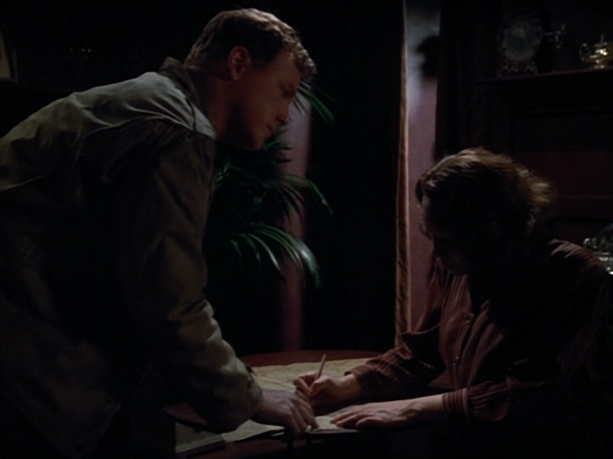 extant_StarTrekVOY_4x19-TheKillingGamePart2_00650.jpg