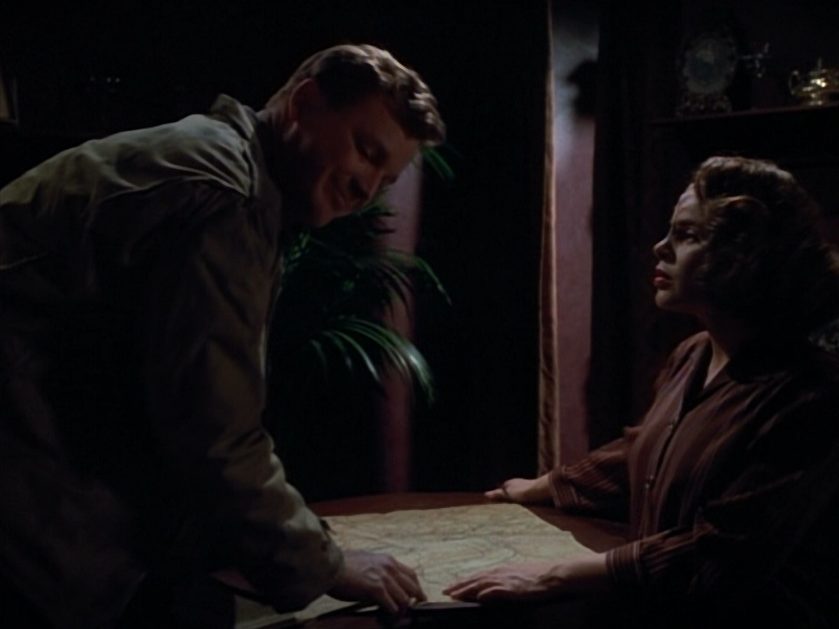 extant_StarTrekVOY_4x19-TheKillingGamePart2_00652.jpg